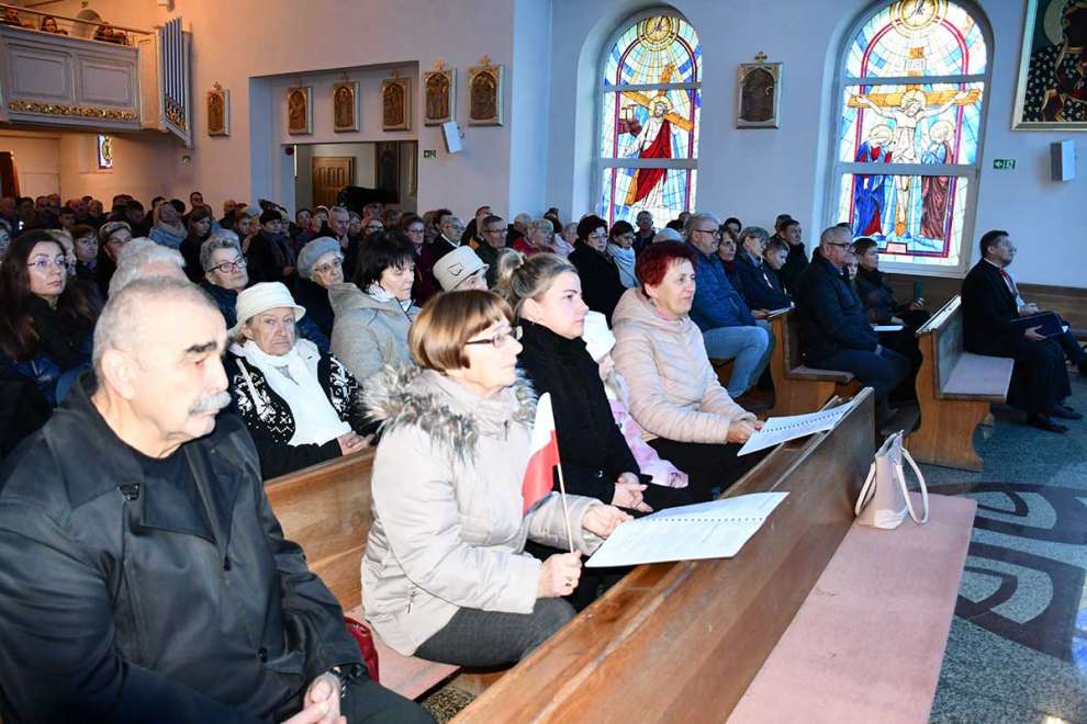 27 Wspólne śpiewanie pieśni patriotycznych fot. A.M.