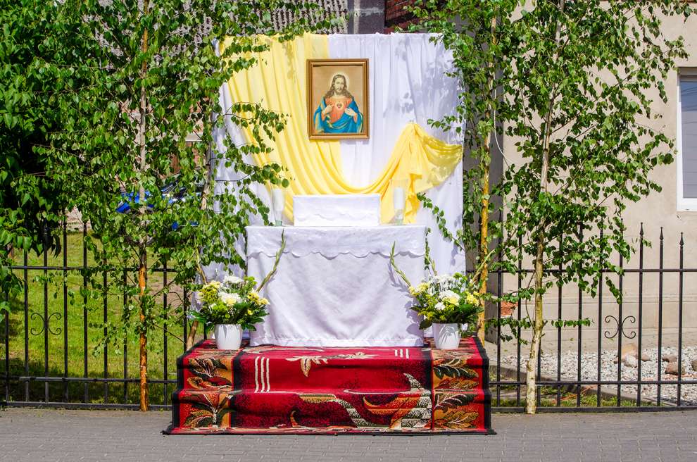Ołtarz przygotowany przez mieszkańców Olszanicy
