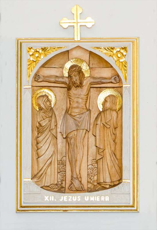 XII Jezus umiera na krzyżu